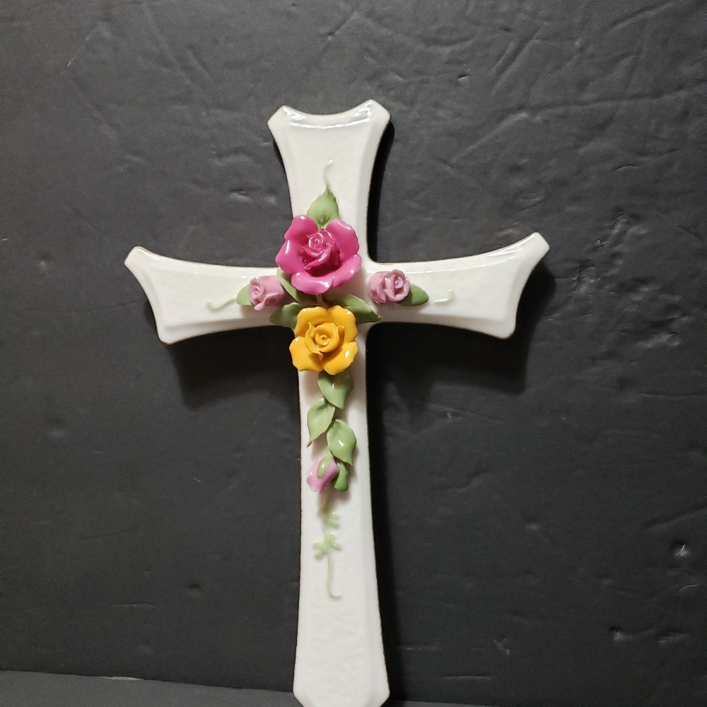 RARE! Vintage 1962 ROYAL ALBERT "Old Country Roses" Wall Cross
